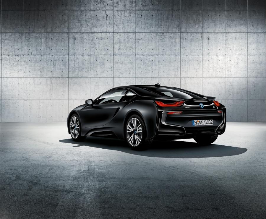  BMW i8 Frozen Black Edition 2017 года  (фото 9 из 9)